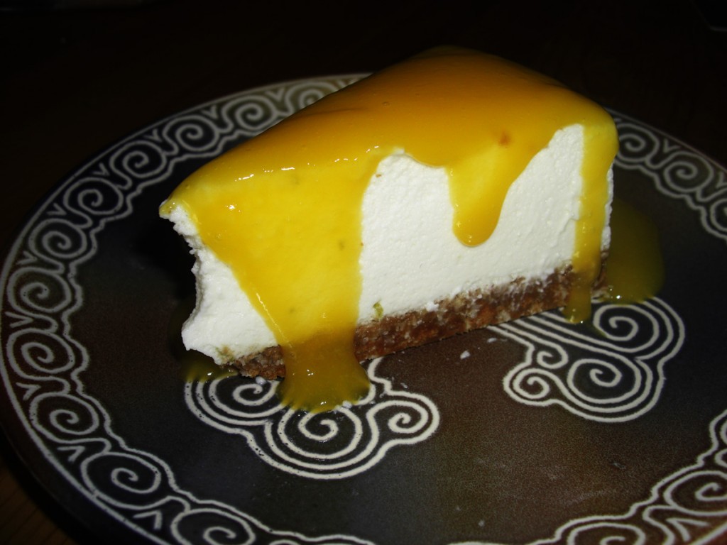 Cheesecake coco-citron vert et son coulis mangue