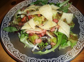 Salade de ravioles et lardons