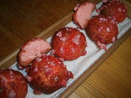 Chouquettes aux pralines roses